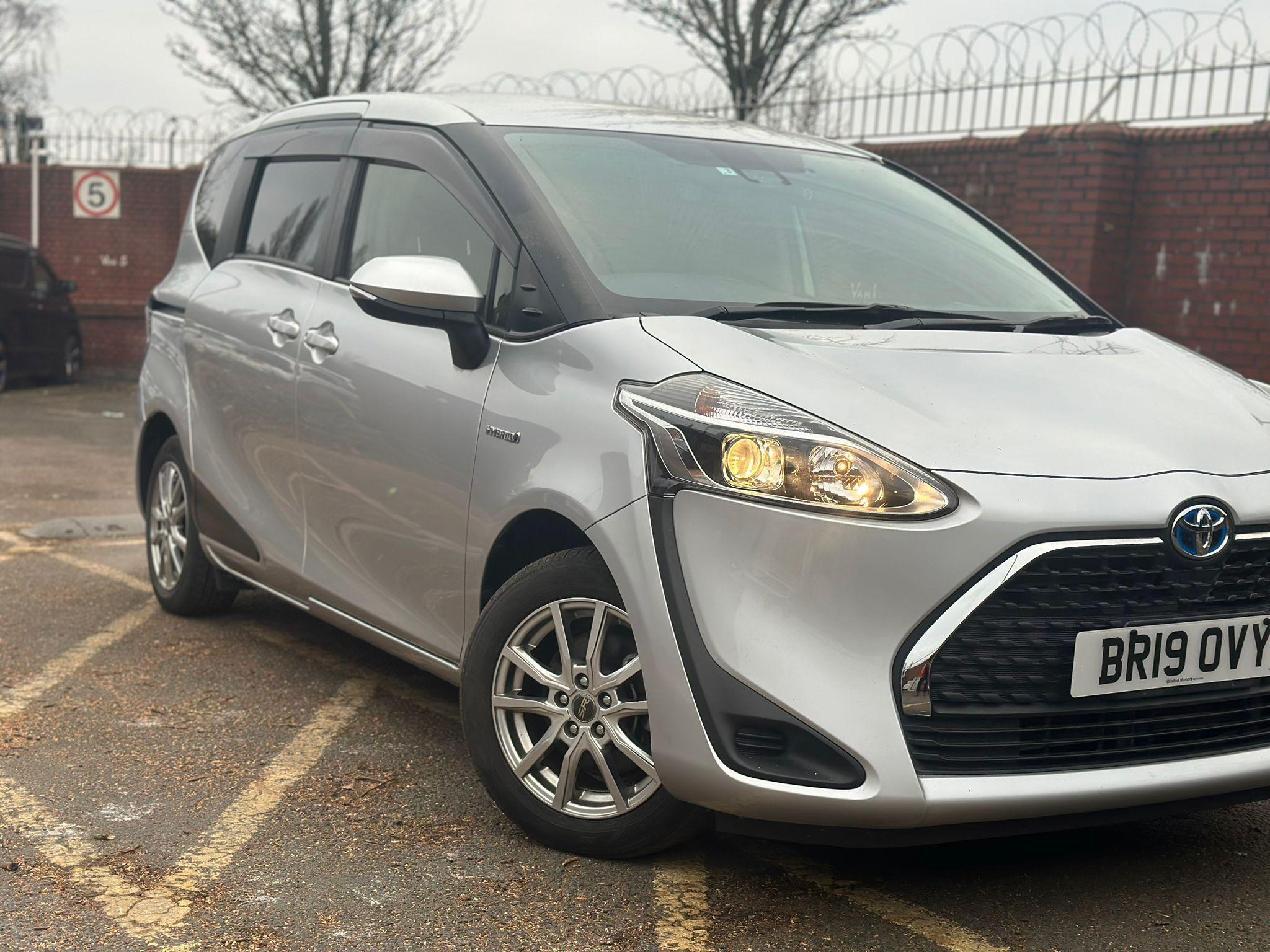 Toyota **SOLD** Sienta - Hybrid 1.5 VVhT CVT 5dr 7 Seats Image